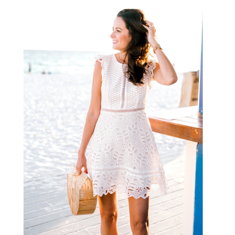 BB Dakota Cream Lace Dress, Size 8
